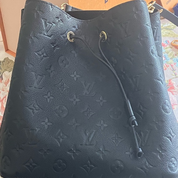 Louis Vuitton Neo Noe MM Empreinte - Picture 3 of 13